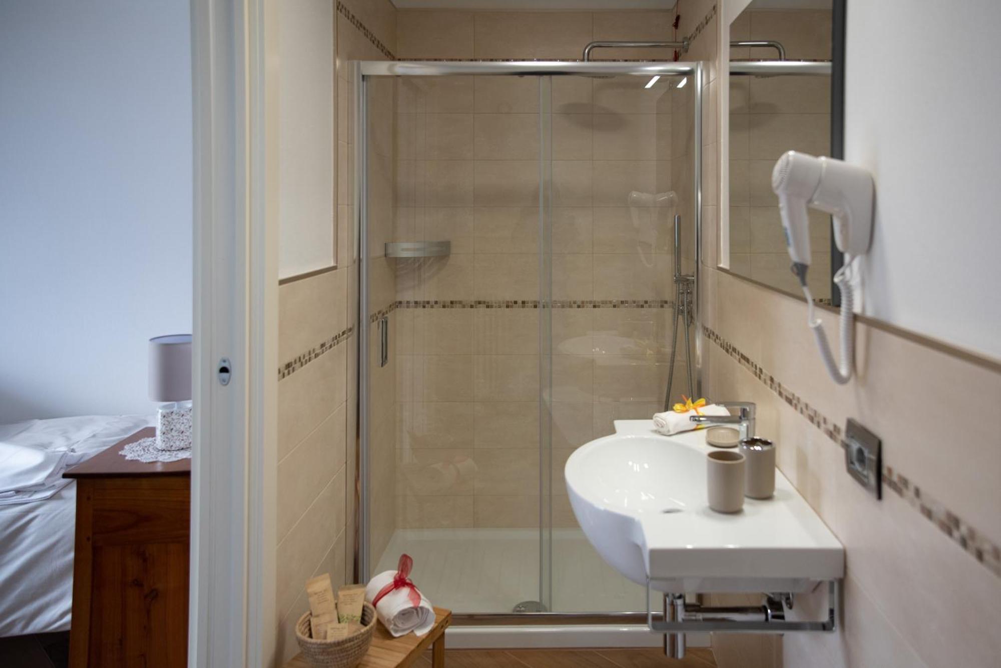 B&B Le Aquane Ono San Pietro Екстериор снимка